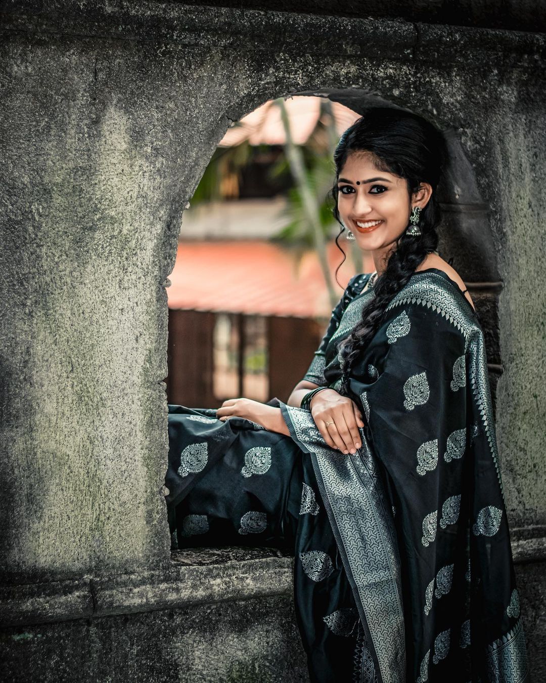 black Pure Kanjivaram Silk Saree Soft Design With Blouse Piece