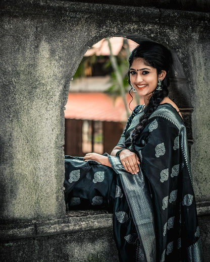 black Pure Kanjivaram Silk Saree Soft Design With Blouse Piece