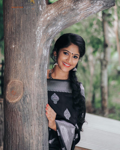 black Pure Kanjivaram Silk Saree Soft Design With Blouse Piece