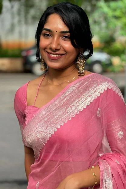 Pulsating Pink Cotton Silk Saree With Pleasurable Blouse Piece